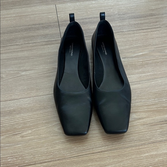 Vagabond Delia Black Leather Flats - Picture 6 of 7